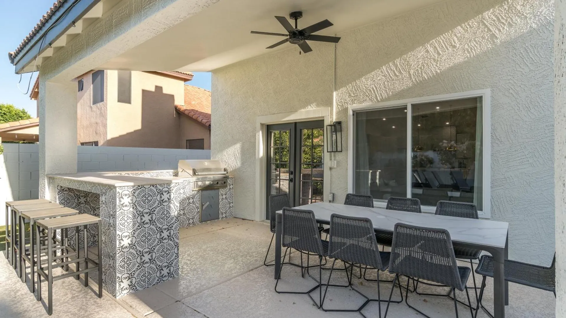 Black Palm Sparkling Pool Pool Table Close To Kierland Entertainment Newly Designed Beauty Phoenix Tatil Evi