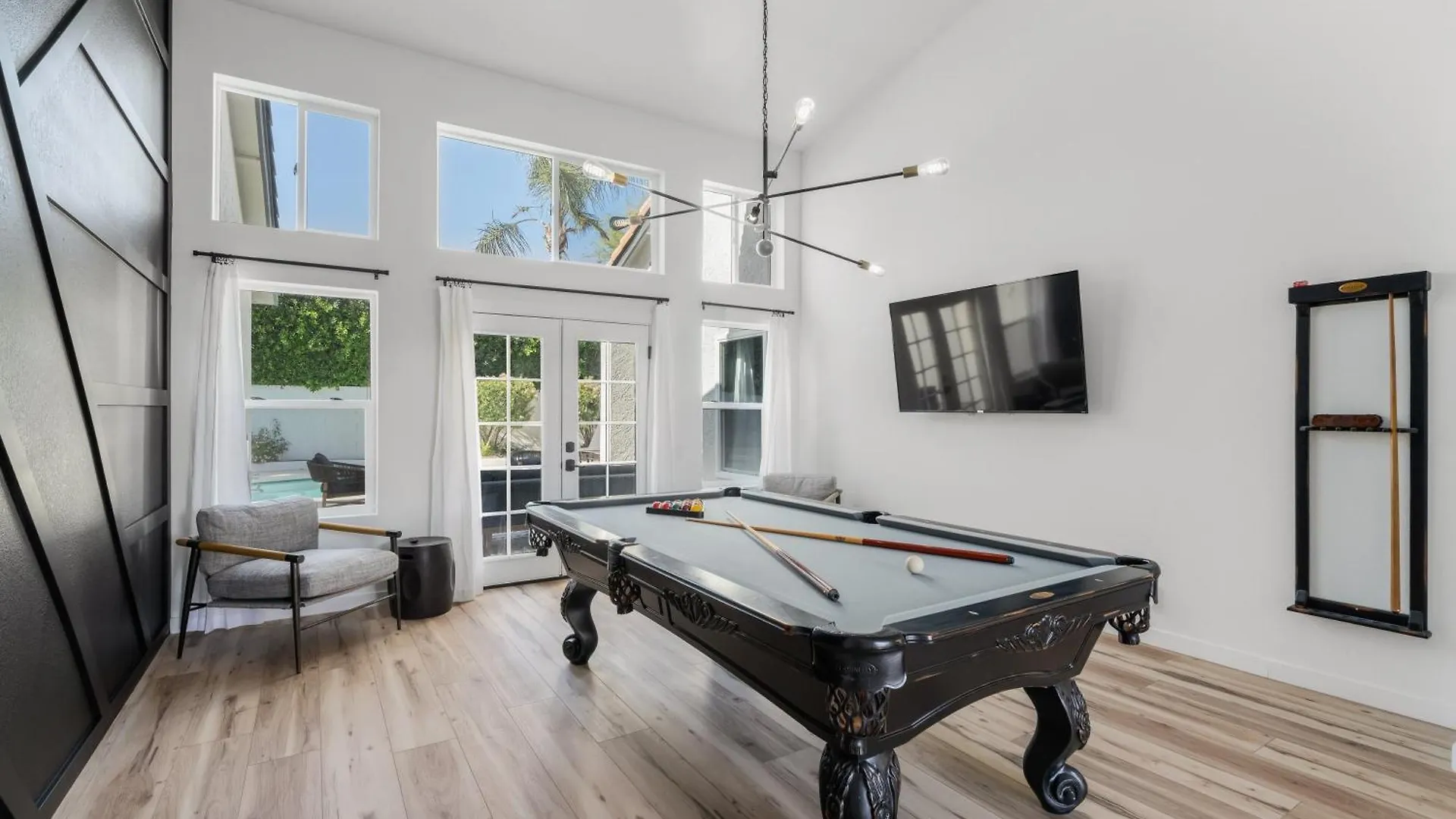 Black Palm Sparkling Pool Pool Table Close To Kierland Entertainment Newly Designed Beauty Phoenix Tatil Evi