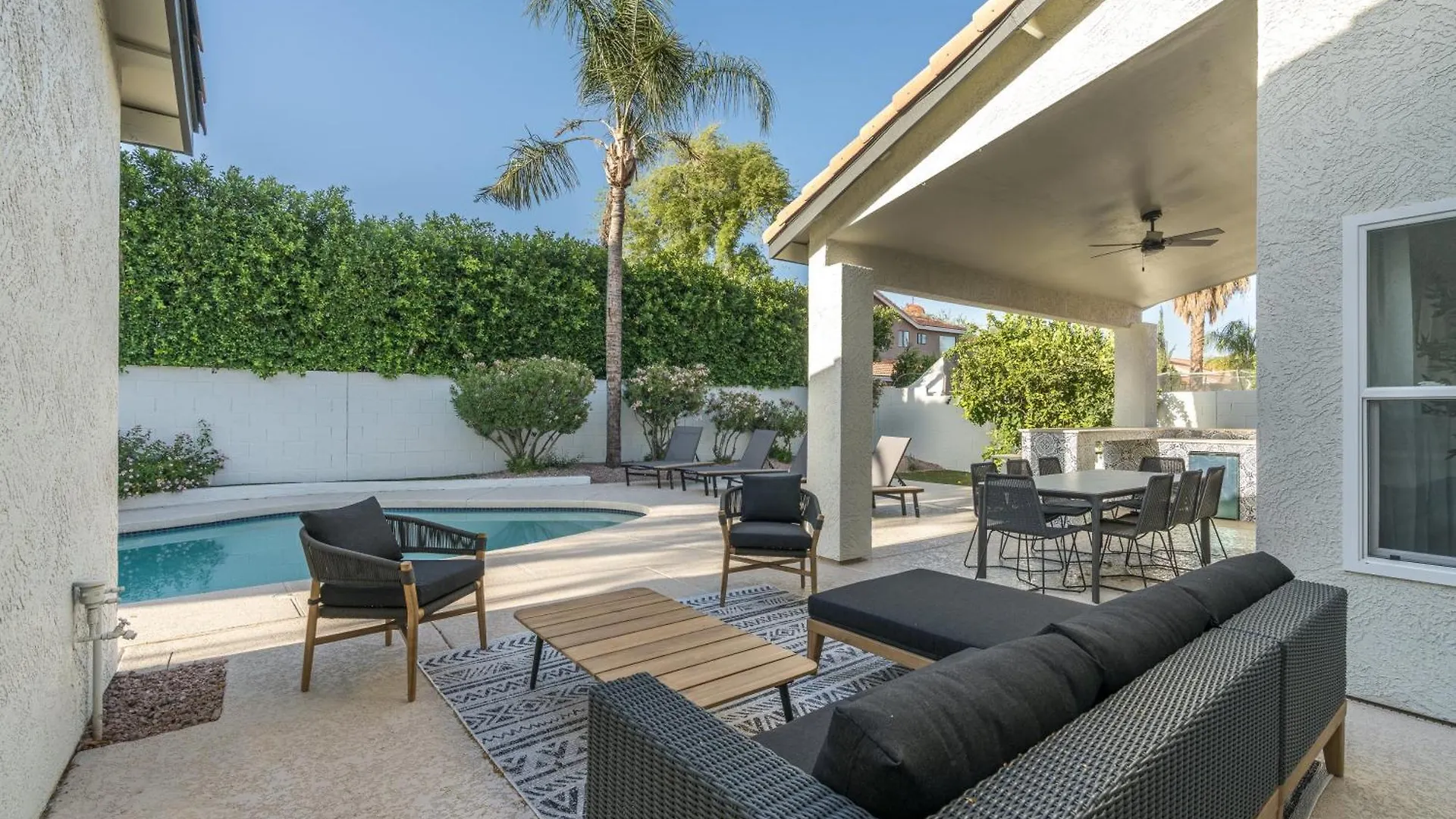 Black Palm Sparkling Pool Pool Table Close To Kierland Entertainment Newly Designed Beauty Phoenix ABD