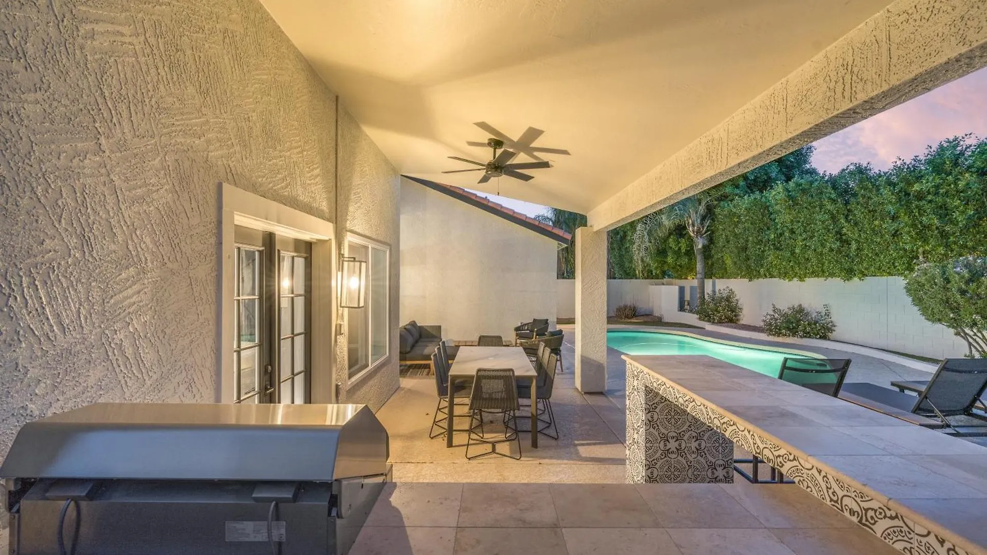 Black Palm Sparkling Pool Pool Table Close To Kierland Entertainment Newly Designed Beauty Phoenix Tatil Evi